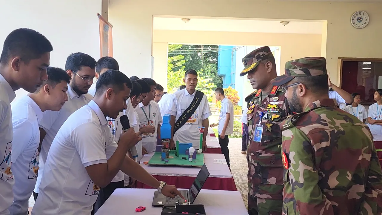 বান্দরবানে বিজ্ঞান ও প্রযুক্তি মেলায় দুই শতাধিক প্রজেক্ট প্রদর্শিত