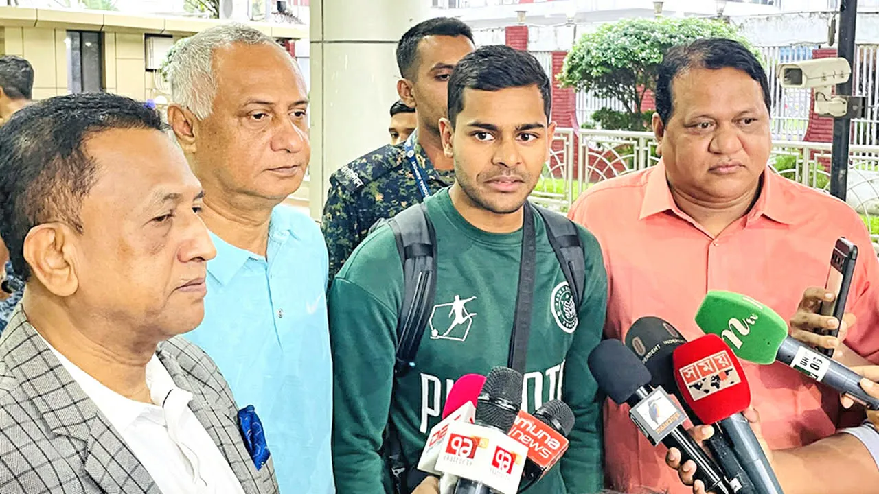 সান মারিনো পৌঁছেছে বাংলাদেশ ফুটবল দল