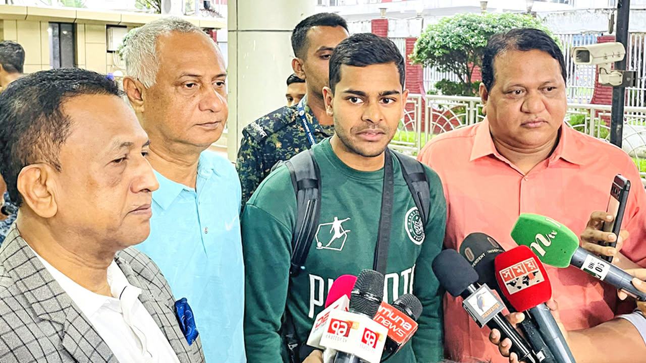 Bangladesh-football-team-arrives-in-San-Marino