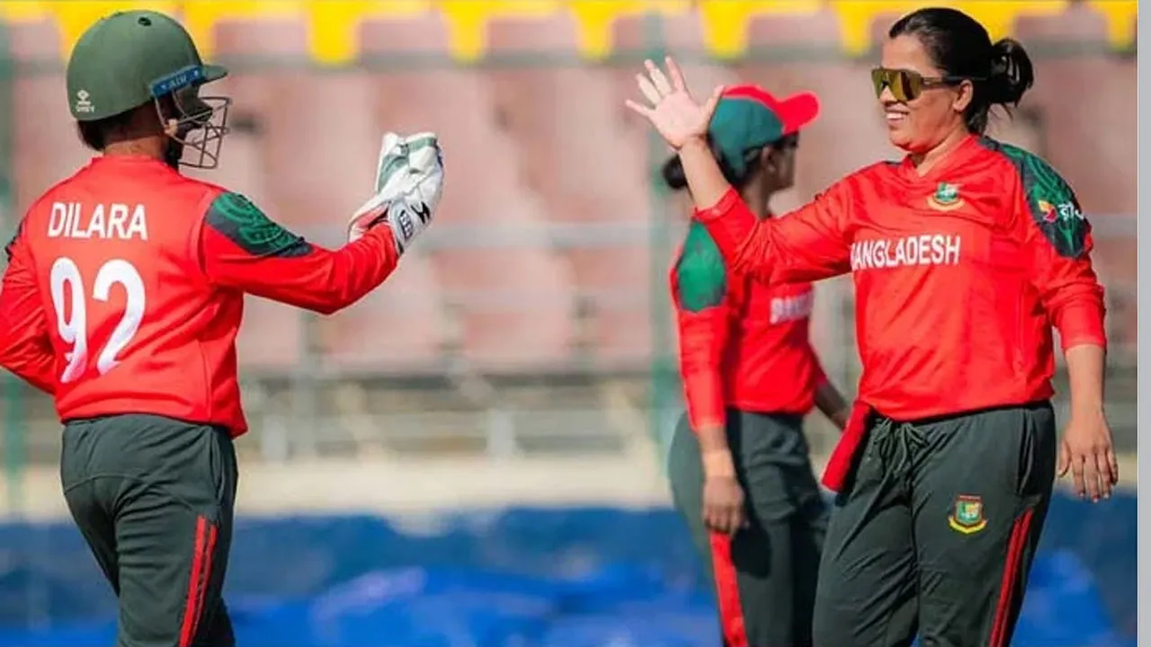 মেঘলার বোলিং নৈপুণ্যে হ্যাটট্রিক জয়ে সুপার সিক্সে বাংলাদেশ
