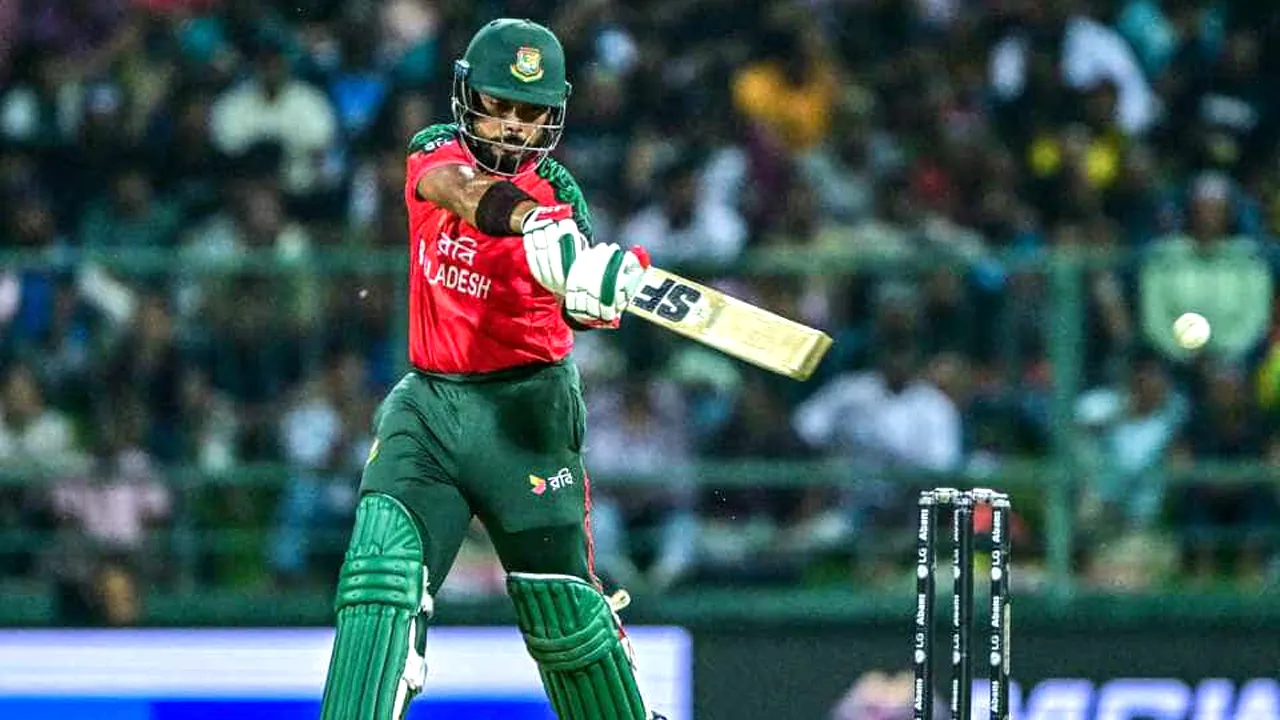 জোড়া উইকেট হারিয়ে হতাশার শুরু টাইগারদের
