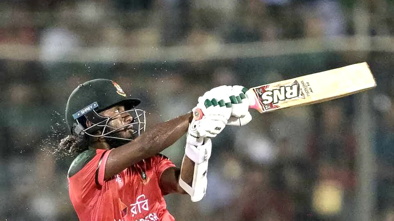 পাকিস্তানকে ধবলধোলাই করতে চায় বাংলাদেশ