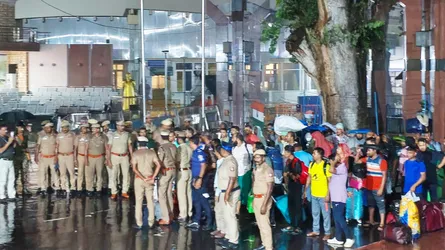 বিভিন্ন মেয়াদে কারাভোগ শেষে দেশে ফিরলেন ৫০ বাংলাদেশী নারী-পুরুষ