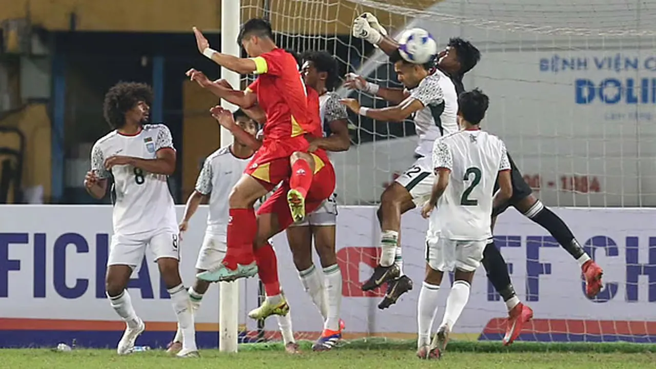 বাংলাদেশকে বড় হারের স্বাদ দিলো ভিয়েতনাম
