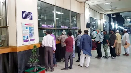 আওয়ামী লুটেরাদের থাবায় তছনছ ব্যাংকিং খাত