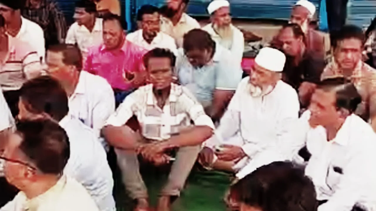 ঢাকা-কুয়াকাটা মহাসড়ক ৪ লেনের দাবিতে গণঅনশন