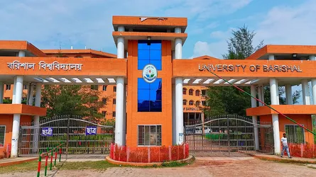 ৩ দফা দাবিতে ববি শিক্ষার্থীদের বরিশাল-কুয়াকাটা মহাসড়ক অবরোধ