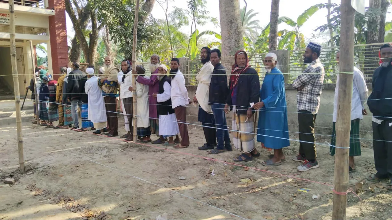 নগরীতে ভোটার উপস্থিতি কম, গ্রামে বেশি