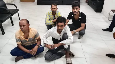 বরিশালে মশাল মিছিল থেকে ছাত্রলীগের ৪ নেতাকর্মী গ্রেফতার