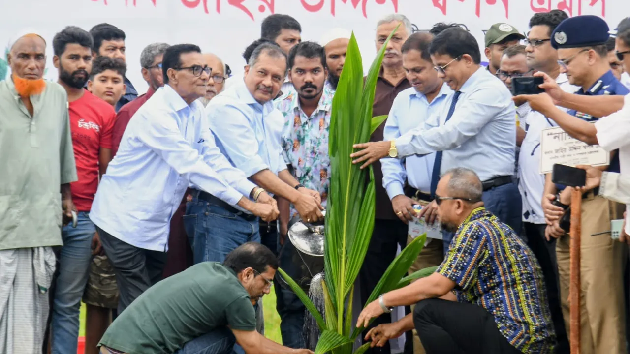 ভবিষ্যৎ প্রজন্মের সুরক্ষায় বৃক্ষরোপণের বিকল্প নেই : তথ্যমন্ত্রী