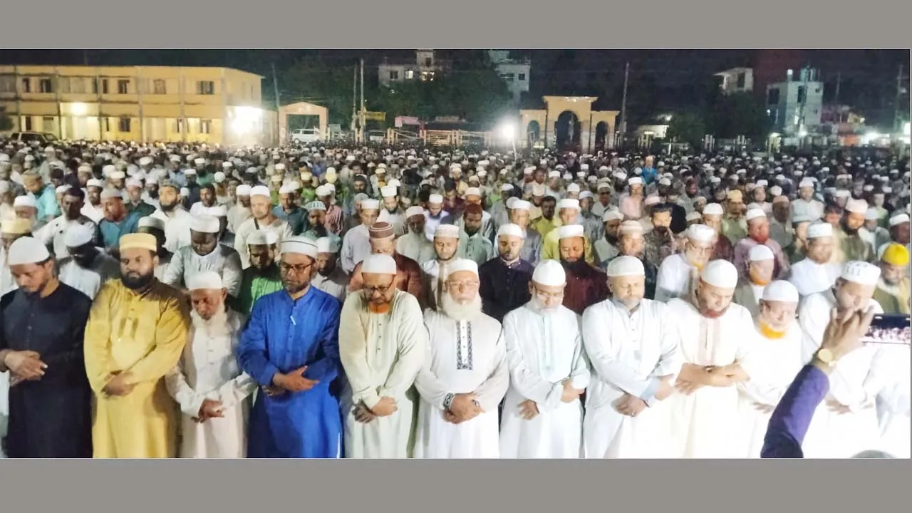 চরফ্যাশনে ড. আ জ ম ওবায়েদুল্লাহ’র জানাজায় হাজারো মানুষের ঢল