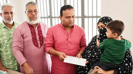 লঞ্চ দুর্ঘটনায় নিহত সোহেলের পরিবারকে আর্থিক সহায়তা প্রদান