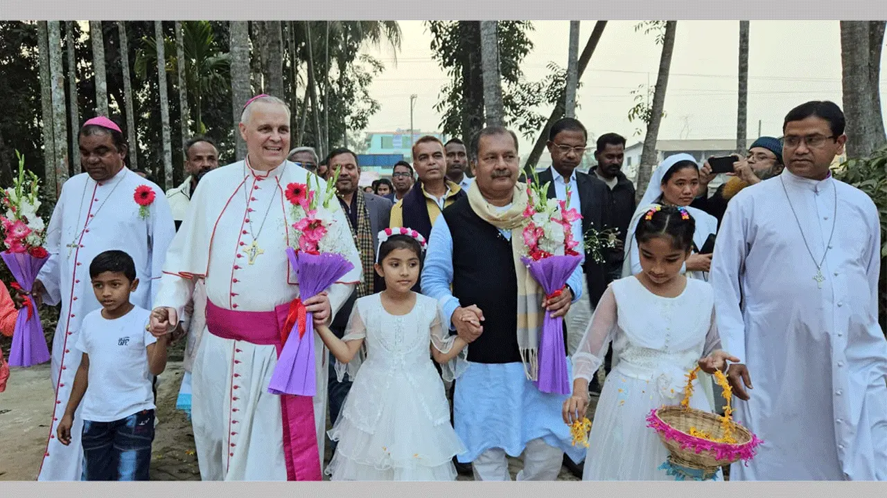 গৌরনদীর ক্যাথলিক চার্চ পরিদর্শনে ভ্যাটিকান সিটির রাষ্ট্রদূত