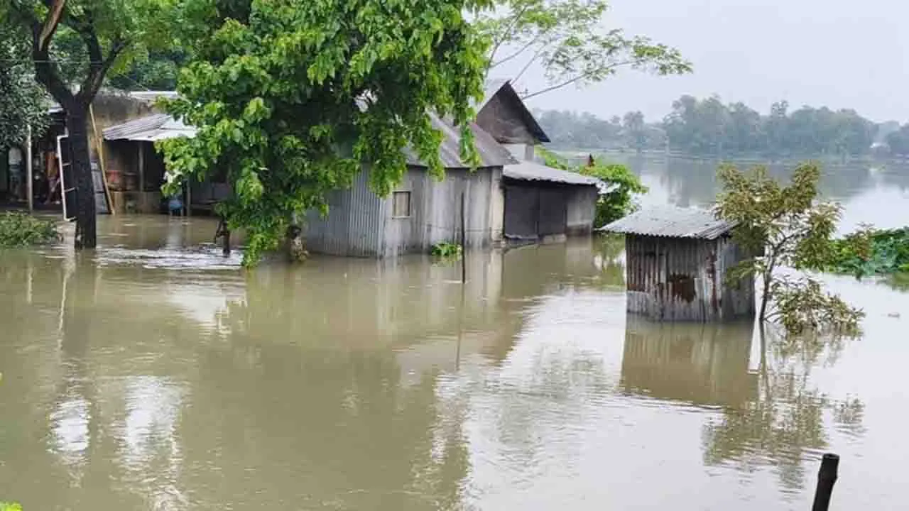 ত্রিপুরার পাহাড়ি ঢলে আখাউড়া সীমান্তের নিম্নাঞ্চল প্লাবিত, বন্যার আশঙ্কা