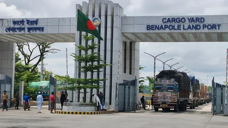 বেনাপোল দিয়ে সকাল থেকে আমদানি-রফতানি শুরু