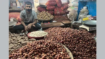 বেনাপোলে ৪ দিনে পেঁয়াজের মূল্য বেড়েছে ৪০ টাকা