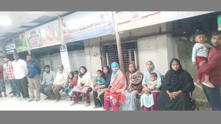 বেনাপোল দিয়ে বিশেষ ট্রাভেল পারমিটে দেশে ফিরলো ২৪ জন নারী-পুরুষ ও শিশু