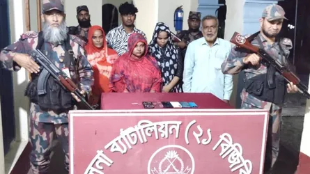 অবৈধভাবে ভারতে প্রবেশের চেষ্টা, বিজিবির হাতে আটক ৫