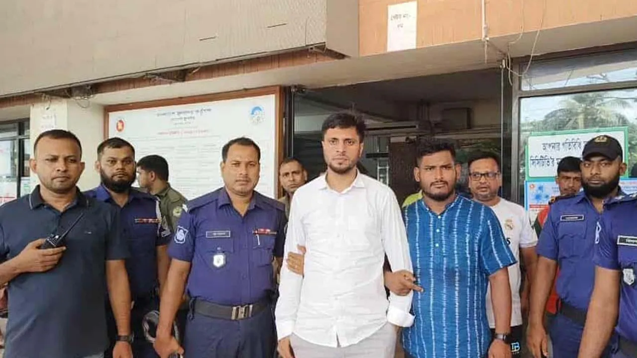 বেনাপোল ইমিগ্রেশনে মৌলভীবাজার জেলা ছাত্রলীগ নেতা আটক