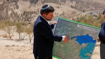 পশ্চিমতীরে হাজার হাজার ফিলিস্তিনিকে বাস্তুচ্যুত করছে ইসরাইল