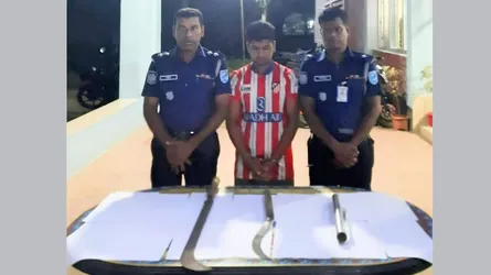 ভাঙ্গায় অস্ত্র নিয়ে মহড়া দেয়া কিশোর গ্যাংয়ের সদস্য গ্রেফতার