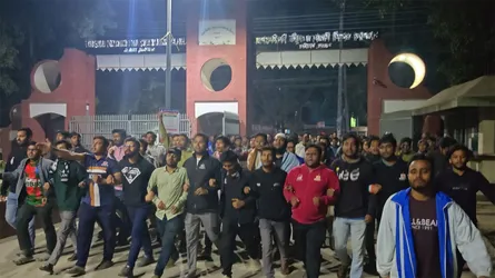 ওসমান হাদির মৃত্যুতে মধ্যরাতে উত্তাল মাভাবিপ্রবি ক্যাম্পাস