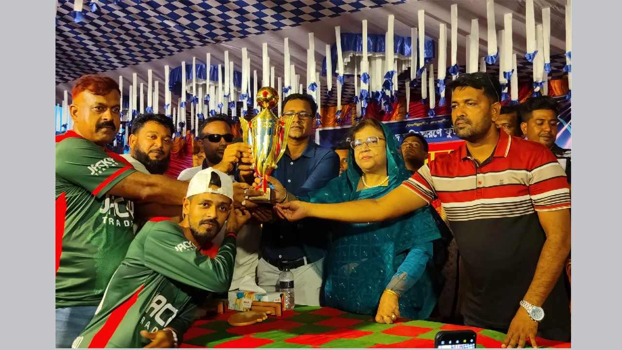 ভেড়ামারায় ফুটবল টুর্নামেন্টে জিয়া স্পোর্টিং ক্লাব বিজয়ী