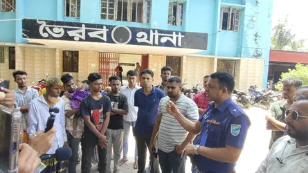 ভৈরবে পুলিশের সাঁড়াশি অভিযানে আটক ৫১