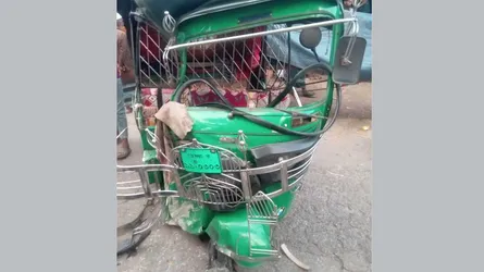লালমোহনে অটোরিকশা-ট্রাক সংঘর্ষে নিহত ১, আহত ৪