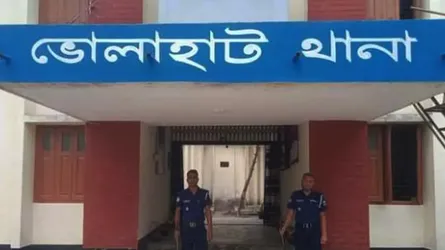 ভোলাহাটে পূর্বশত্রুতার জেরে বাড়িতে আগুন : নিহত ১, আহত ১২