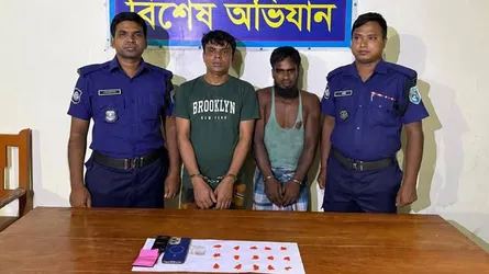 ভূরুঙ্গামারীতে ২ চিহ্নিত মাদককারবারি আটক