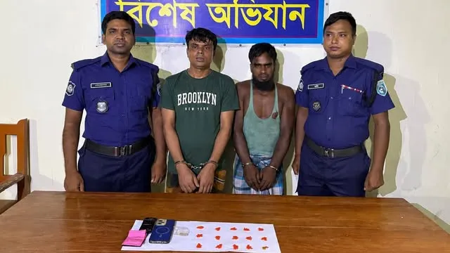 ভূরুঙ্গামারীতে ২ চিহ্নিত মাদককারবারি আটক