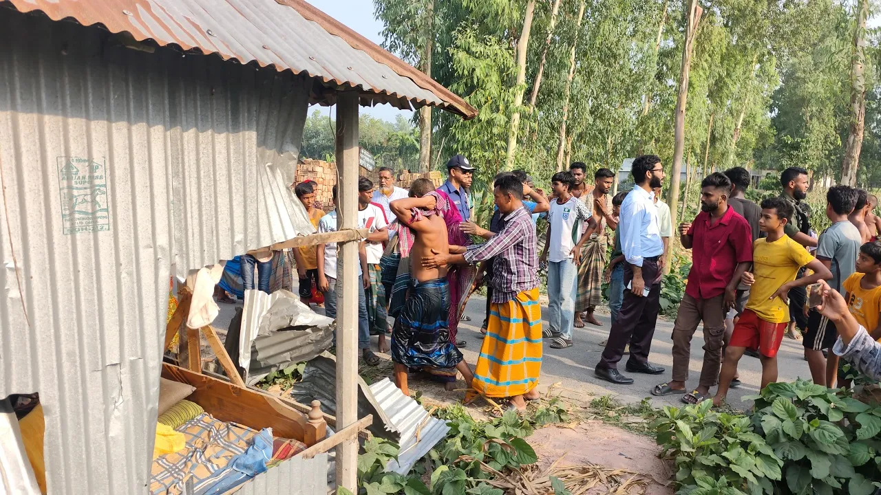ভূঞাপুরে মাইকে ঘোষণা দিয়ে দুই গ্রামবাসীর সংঘর্ষ, আহত ২০