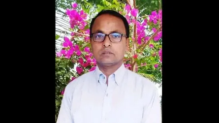 টুঙ্গিপাড়ায় প্রধান শিক্ষকের ঝুলন্ত লাশ উদ্ধার