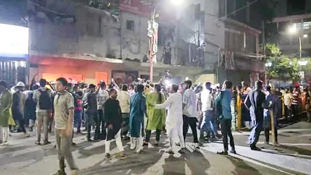 জাতীয় পার্টির কেন্দ্রীয় কার্যালয়ের সামনে দু’জন গুলিবিদ্ধ