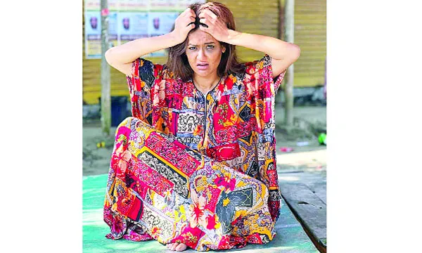 চ্যালেঞ্জিং চরিত্রে অহনা