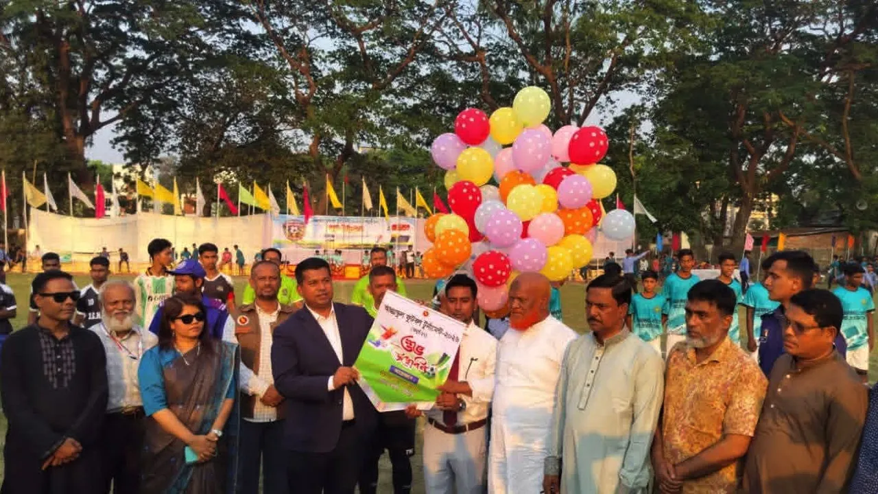 বোয়ালখালী উপজেলায় আন্তঃস্কুল ফুটবল টুর্নামেন্ট উদ্বোধন