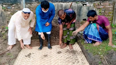 সরাইলে অজ্ঞাত যুবকের লাশ দাফন