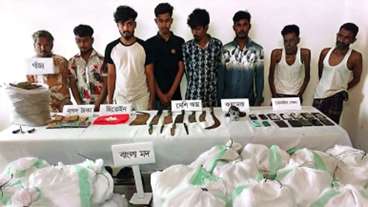 বগুড়ায় বিপুল পরিমাণ মাদক-অস্ত্রসহ আটক ১০