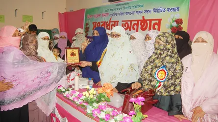 বগুড়ায় নবনির্বাচিত এমপি সাজেদা সামাদকে সংবর্ধনা