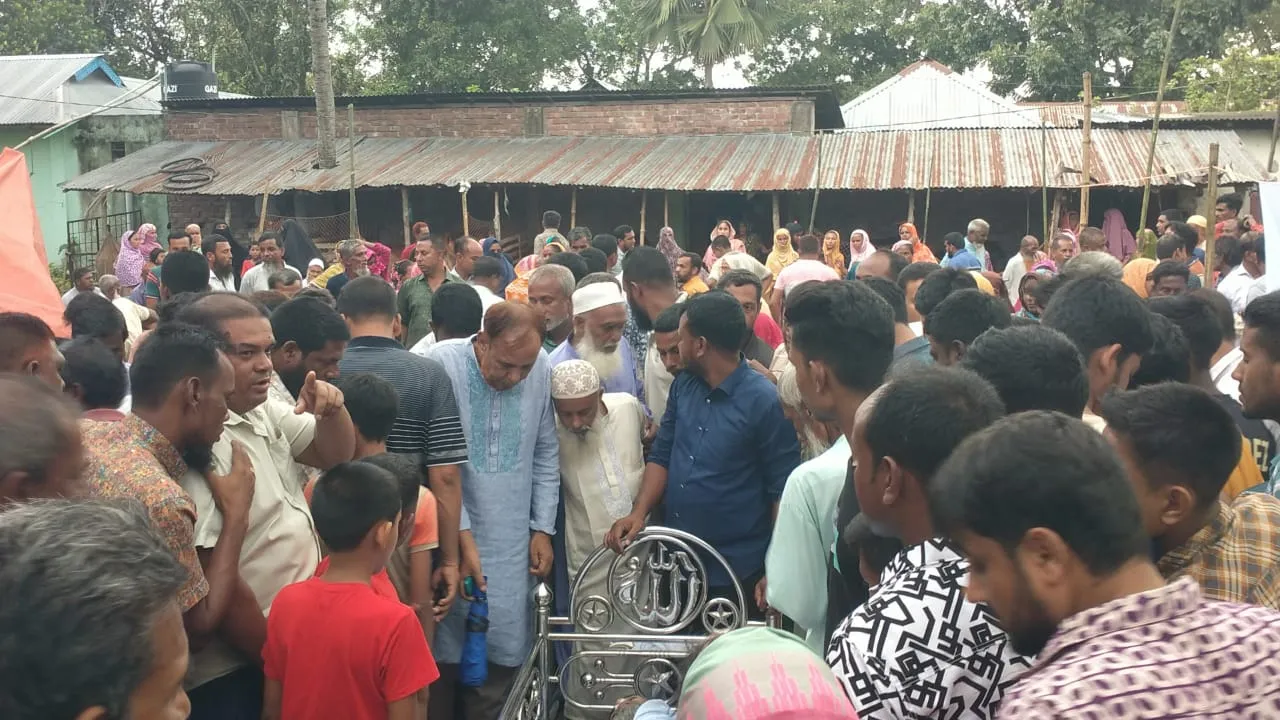 নন্দীগ্রামে বাসের ধাক্কায় প্রাণ গেল দুই ভাইয়ের