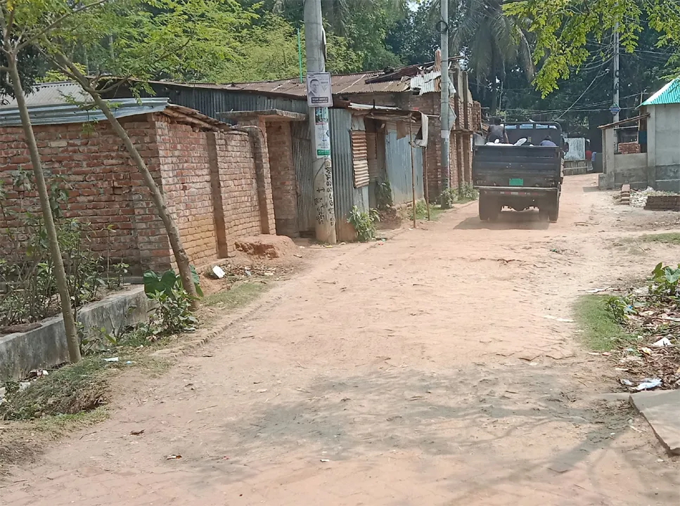 বগুড়ার মালগ্রাম চাপড়পাড়ার ৮০০ কি.মি. সড়কে দুর্ভোগ