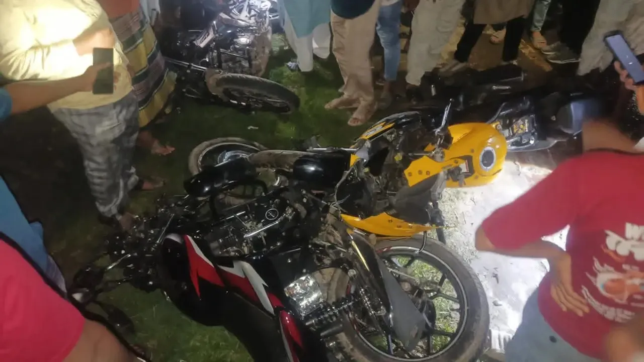 বগুড়ায় মোটরসাইকেল নিয়ে ঘুরতে গিয়ে দুই বন্ধু নিহত