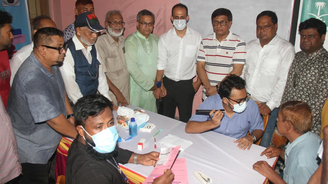বগুড়ায় বিনামূল্যে চক্ষু চিকিৎসা পেল ৫ হাজার মানুষ
