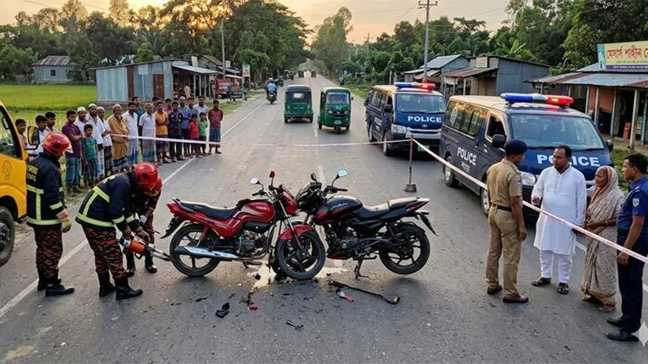 বগুড়ায় দুই মোটরসাইকেলের মুখোমুখি সংঘর্ষে নিহত ৩