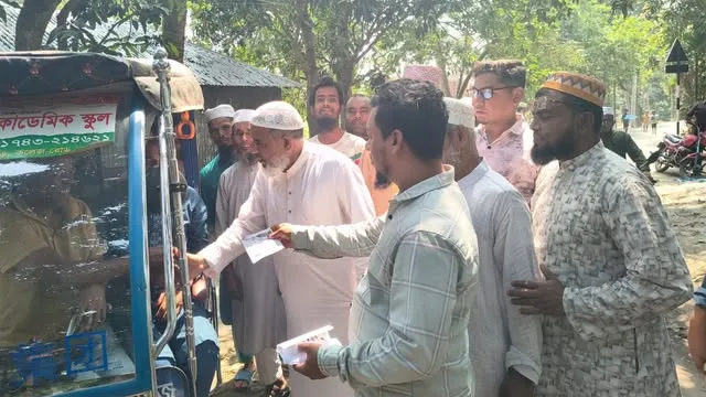 বগুড়া-৬ আসনের উপনির্বাচনে জামায়াত প্রার্থীর গণসংযোগ