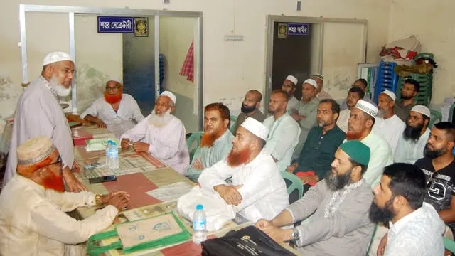 দলীয় সিন্ডিকেটের কারণে তেল নিয়ে নৈরাজ্য চলছে
