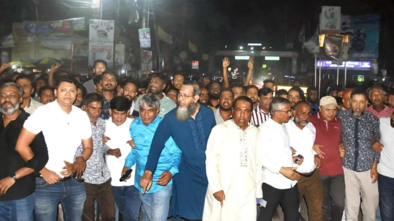 খালেদা জিয়া-তারেক রহমান প্রার্থী হওয়ায় বগুড়ায় আনন্দ মিছিল
