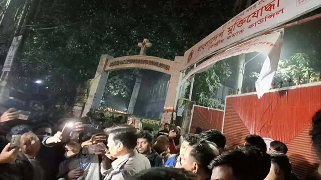মগবাজার ফ্লাইওভার থেকে ‘বোমা’ নিক্ষেপ, যুবক নিহত