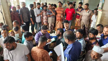 বোরহানউদ্দিনে নিষেধাজ্ঞা অমান্য করে ইলিশ বিক্রি, ৩ জনকে জরিমানা